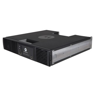 SERIE SLR 8000 REPETIDOR MOTOTRBO™ SERIE SLR 8000 REPETIDOR MOTOTRBO™